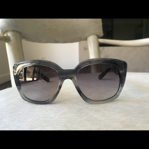 ❗️SOLD ❗️Bottega Venetta Sunglasses (Authentic). - Picture 2 of 6